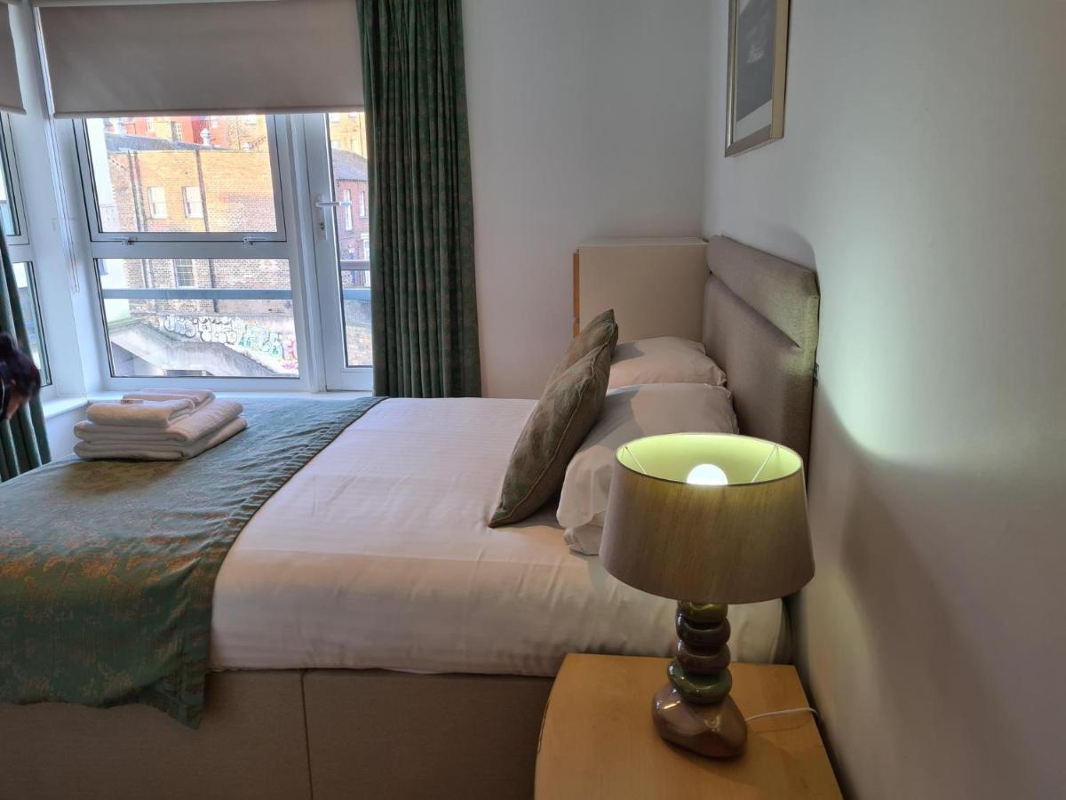 The Park - Holyrood Road With Free Parking Apartment Edinburgh Bagian luar foto