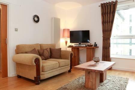 The Park - Holyrood Road With Free Parking Apartment Edinburgh Bagian luar foto